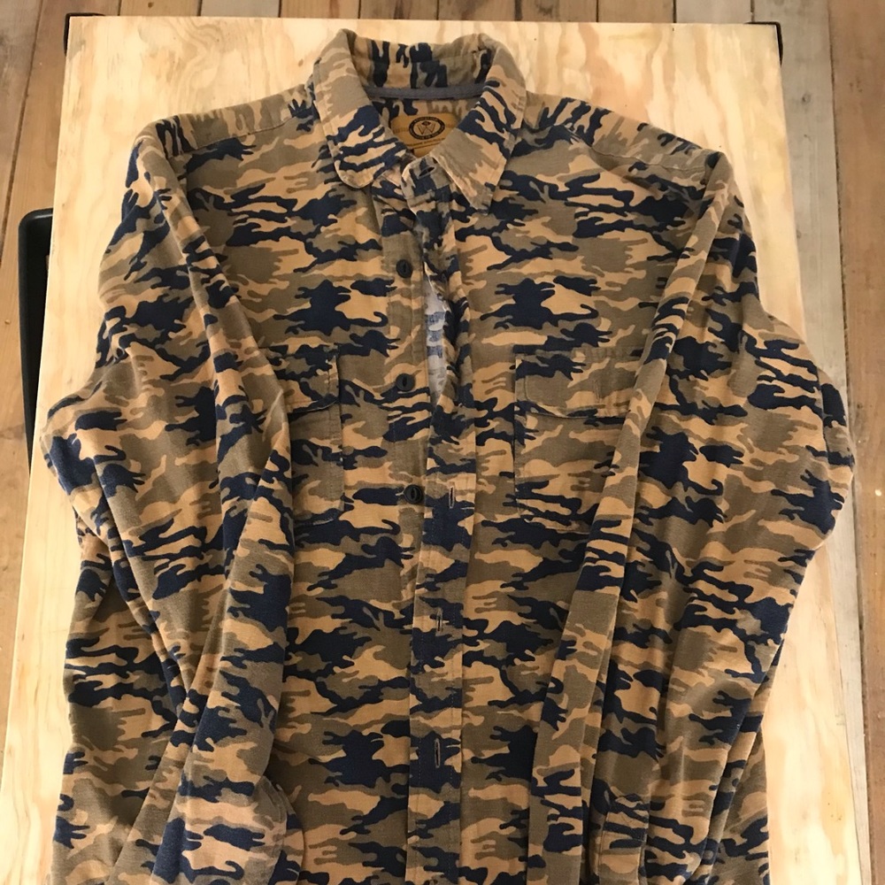 Vintage staples Ford camo button down